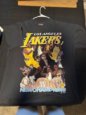 Los Angeles Lakers Vintage Graphic Tee - Black with Yellow